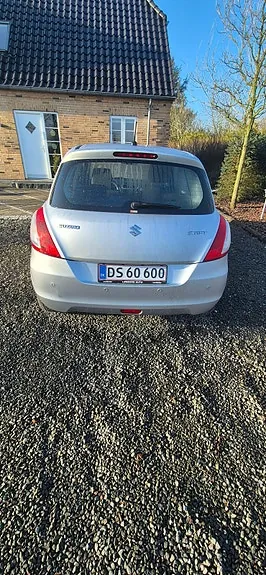 Suzuki Swift 2011 photo 5