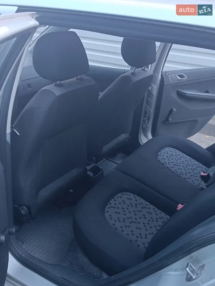 Skoda Fabia 2005 photo 2
