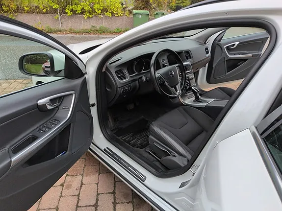 Volvo V60 2017 photo 3