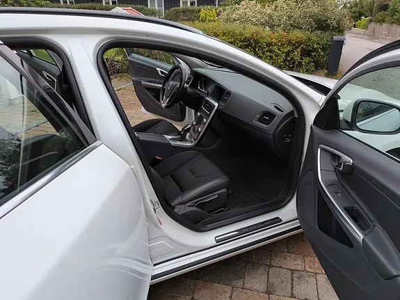 Volvo V60 2017 photo 4