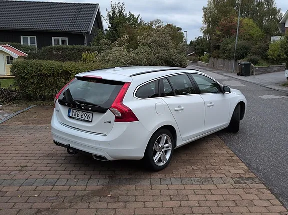 Volvo V60 2017 photo 2