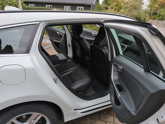 Volvo V60 2017 photo 5