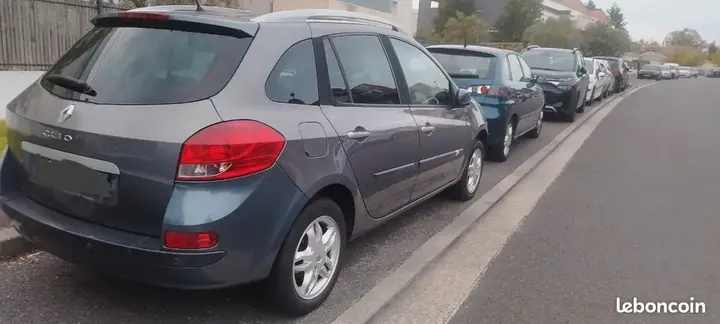 Renault Clio 2009 photo 2