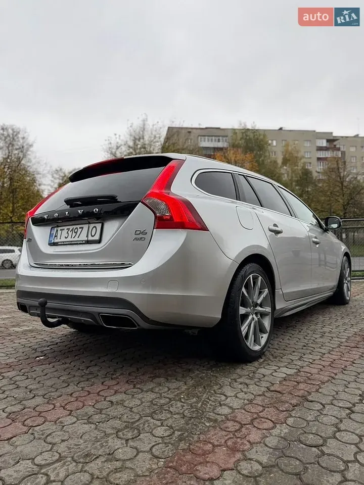 Volvo V60 2013 photo 2