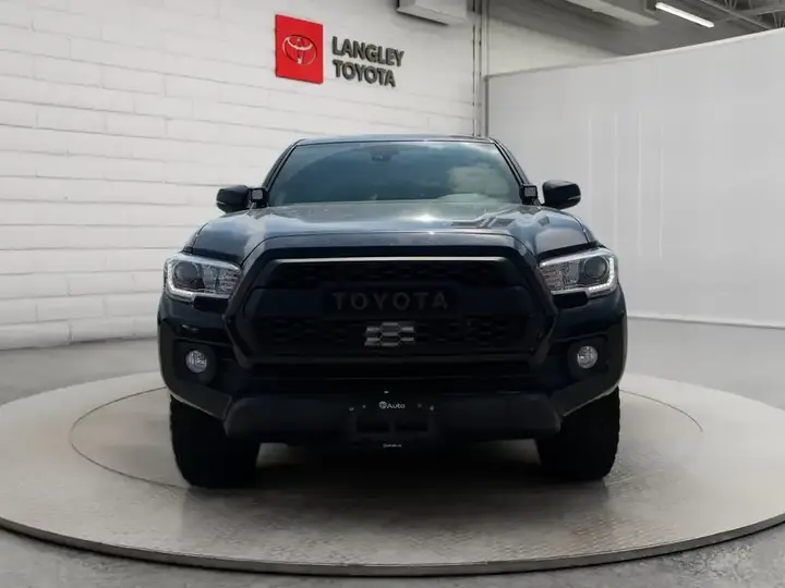 Toyota Tacoma 2023 photo 2