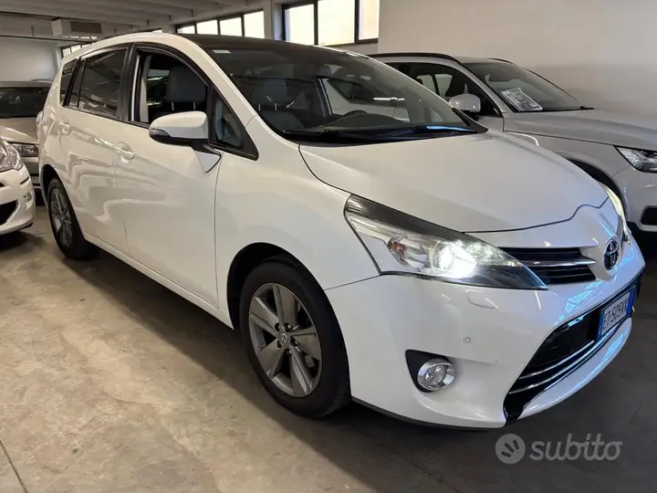 Toyota Verso 2014 photo 3