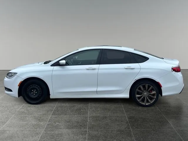 Chrysler 200 2015 photo 2