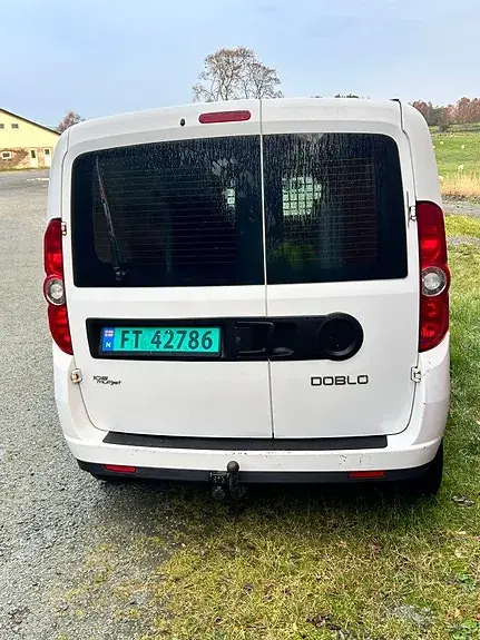 Fiat Doblo 2013 photo 2