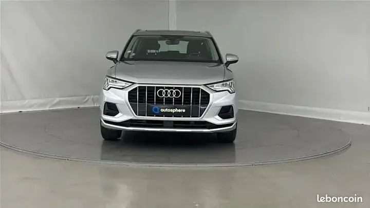 Audi Q3 2019 photo 2
