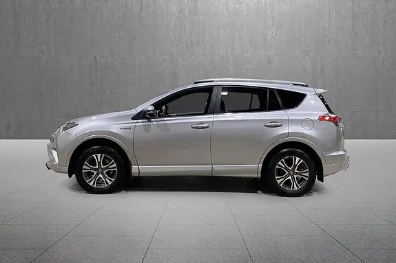 Toyota Rav4 2017 photo 2