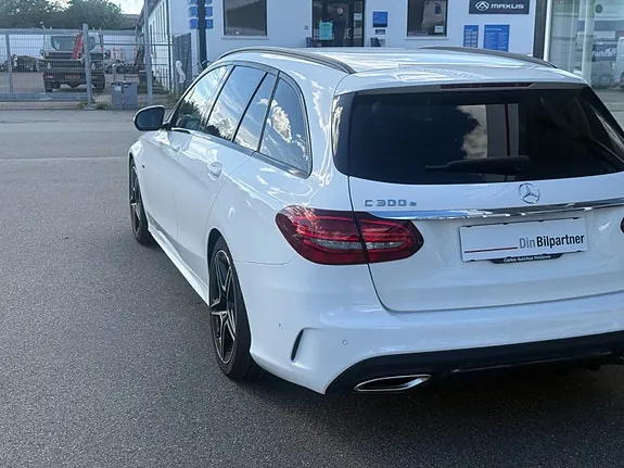 Mercedes-Benz C300E 2020 photo 4