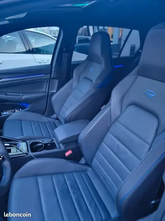 Volkswagen Golf 2023 photo 3