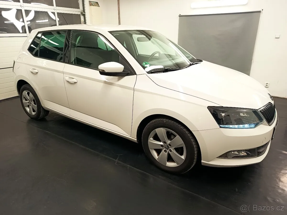 Skoda Fabia 2015 photo 2