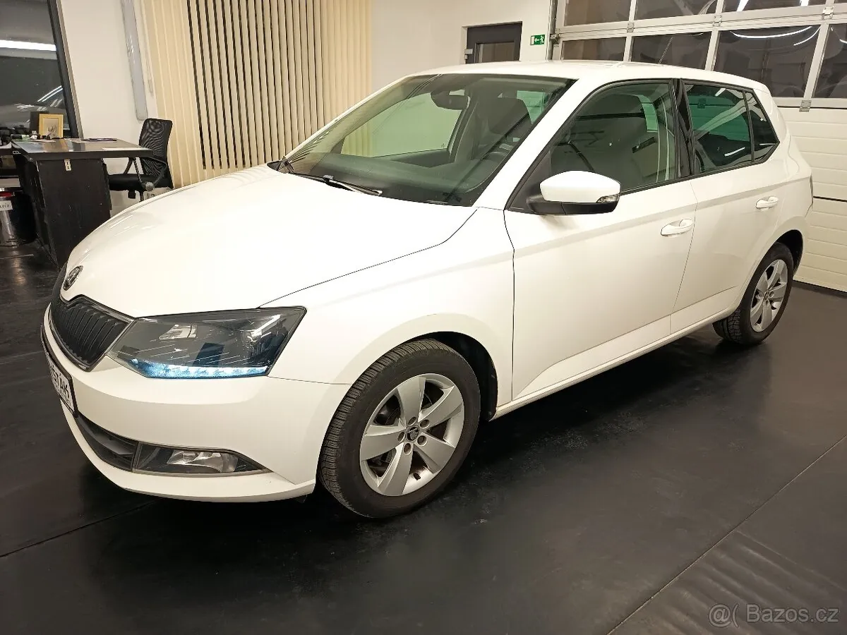 Skoda Fabia 2015 photo 5