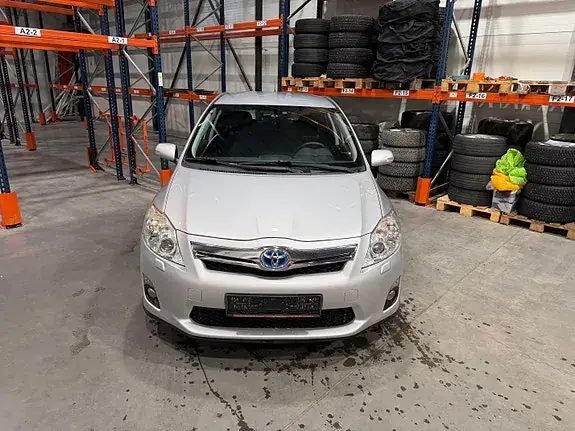 Toyota Auris 2011 photo 2