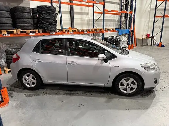 Toyota Auris 2011 photo 5