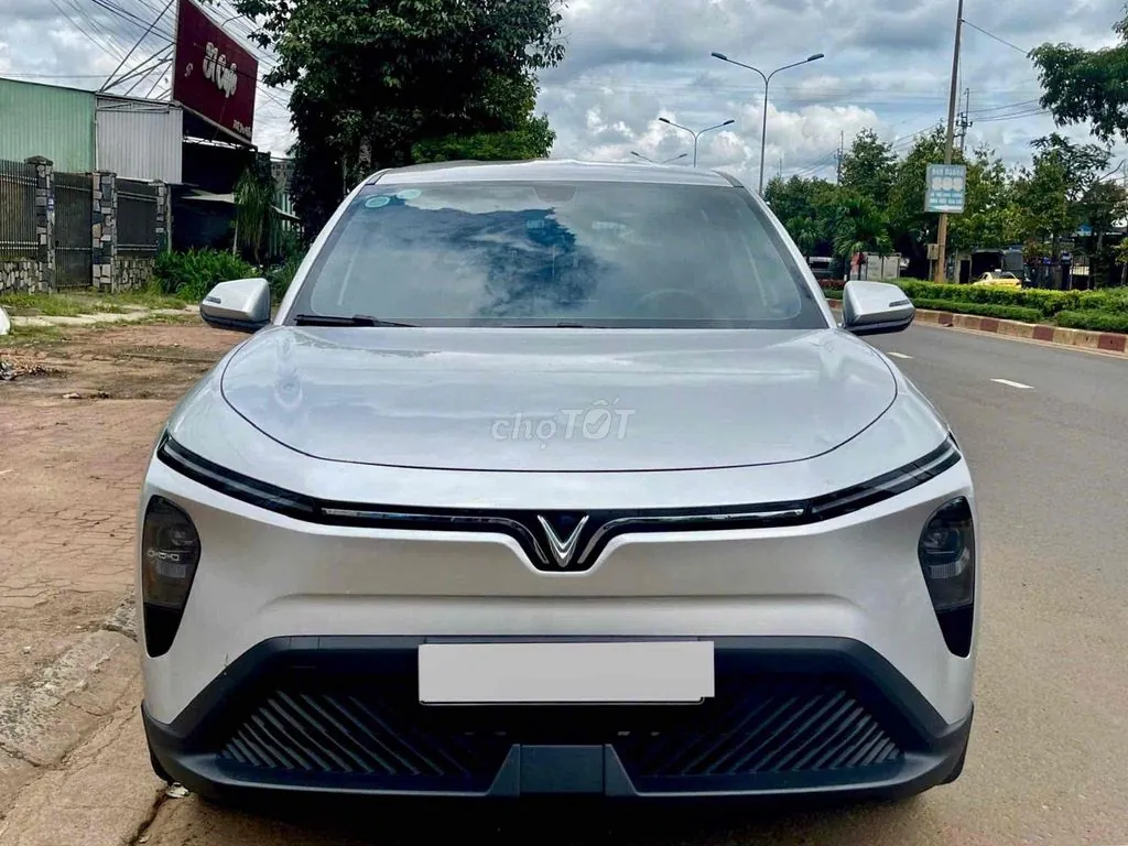 Vinfast Limo Green