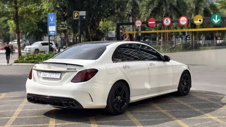 Mercedes-Benz C-Class 2019 photo 4