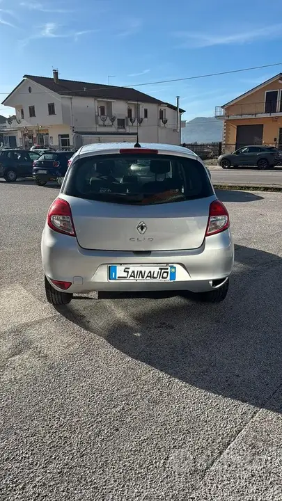 Renault Clio 2010 photo 5
