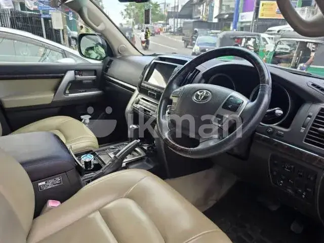 Toyota Land Cruiser 2011 photo 4