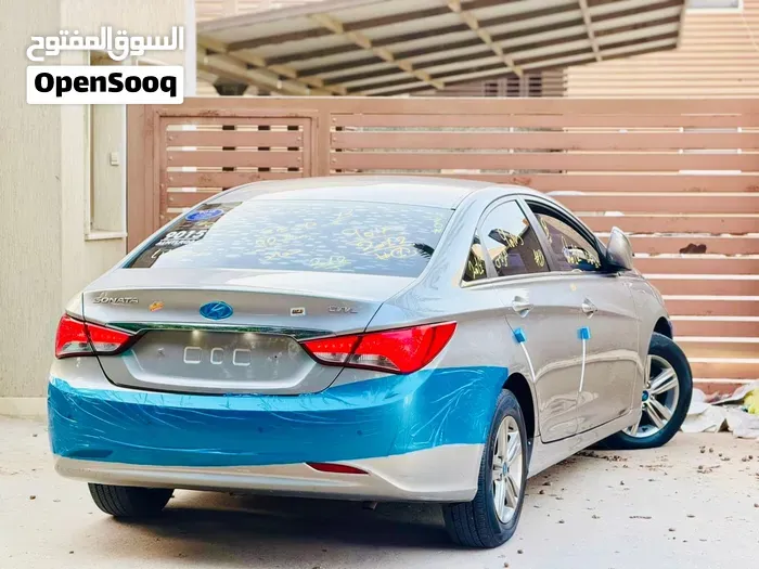 Hyundai Sonata 2012 photo 2