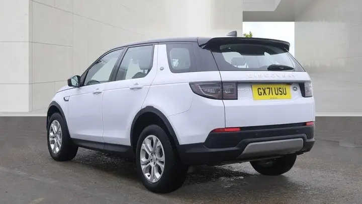 Land Rover Discovery Sport 2021 photo 2