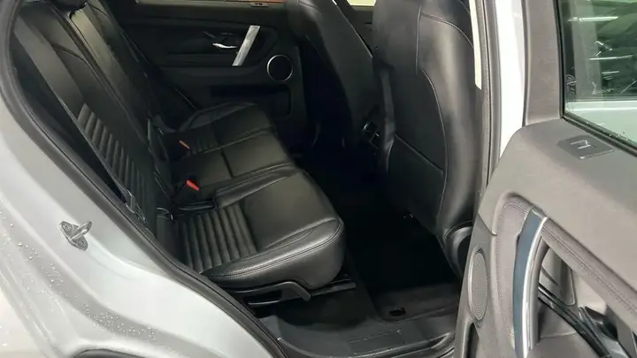Land Rover Discovery Sport 2021 photo 4