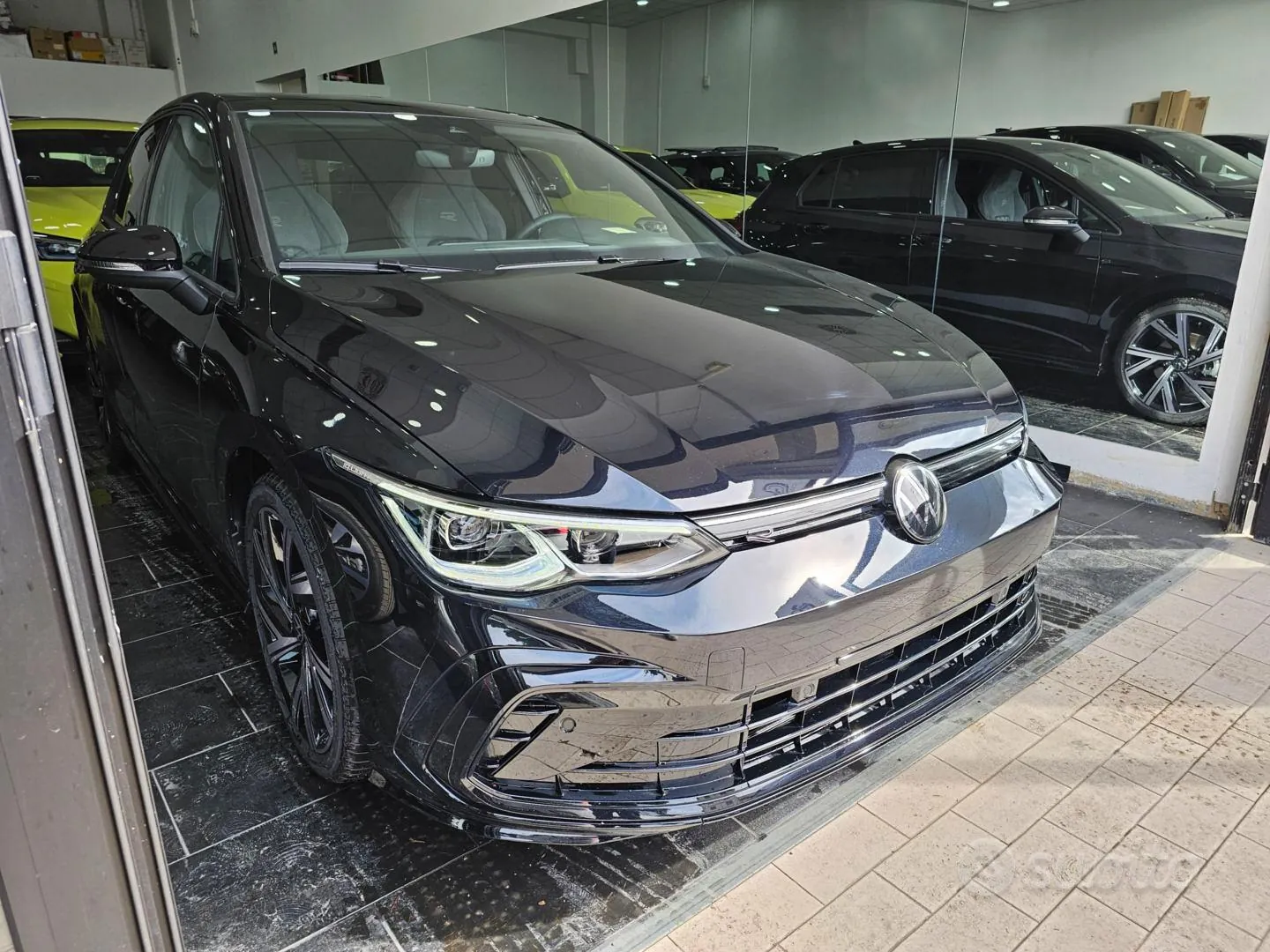 Volkswagen Golf 2024 photo 2