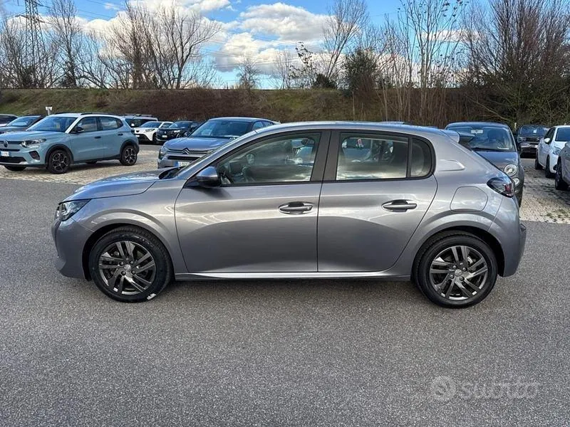 Peugeot 208 2021 photo 2