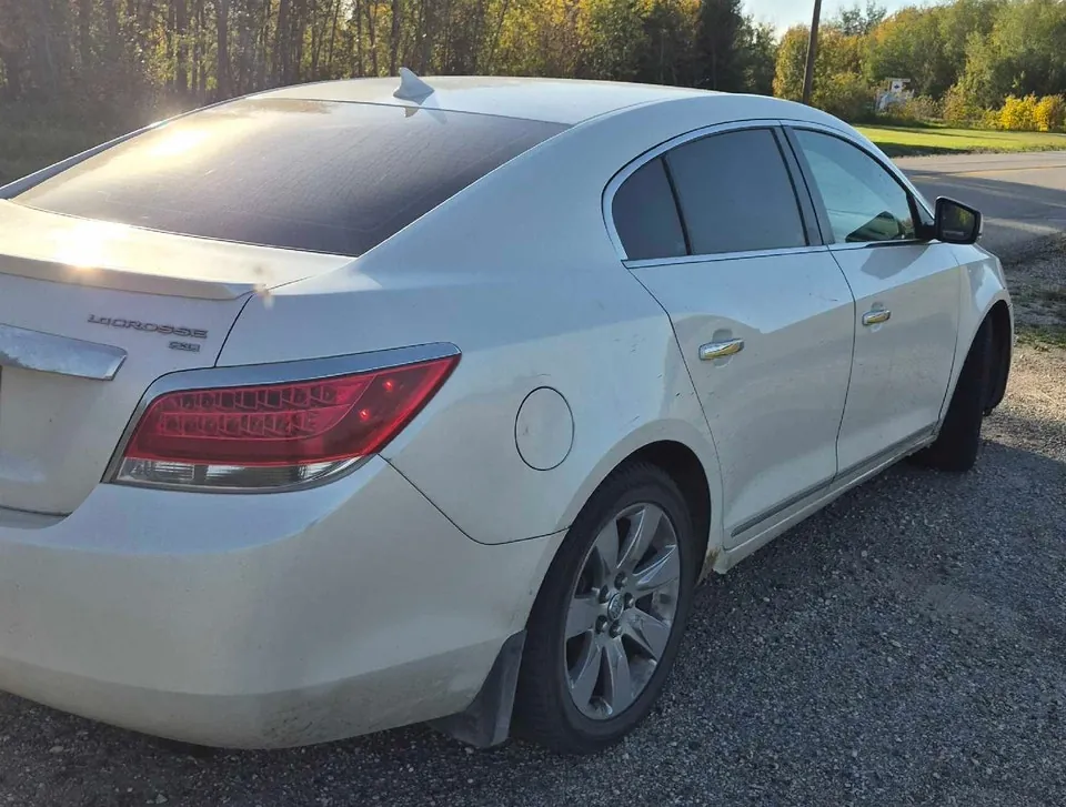 Buick Lacrosse 2011 photo 5