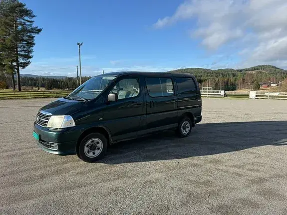 Toyota Hiace 2009 photo 2
