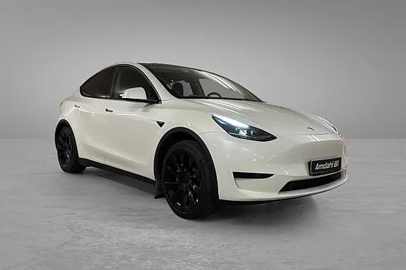 Tesla Model Y 2025 photo 3
