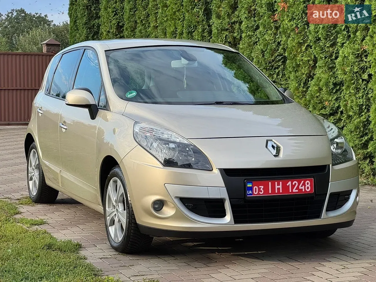 Renault Scenic 2010 photo 2