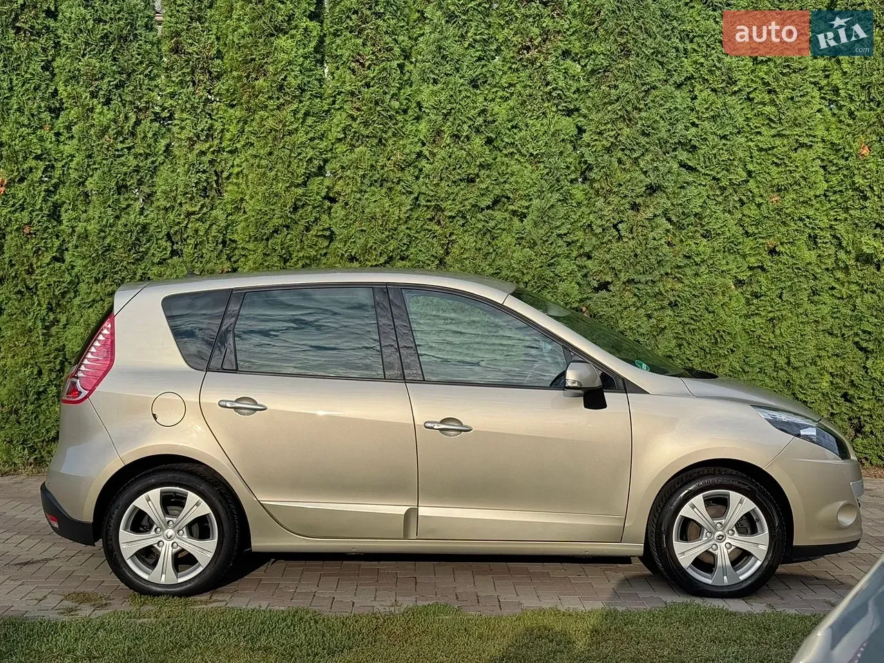 Renault Scenic 2010 photo 3