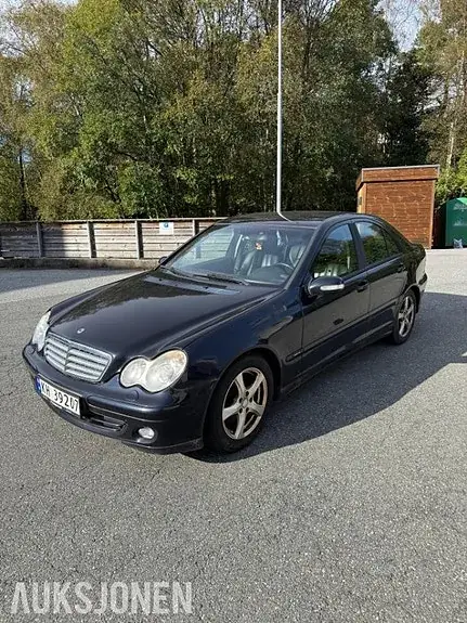 Mercedes-Benz C180 2006 photo 2