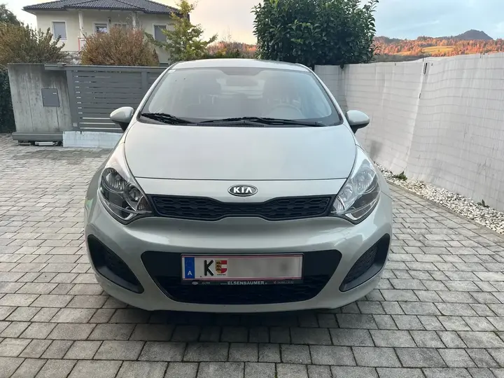 Kia Rio 2011 photo 2
