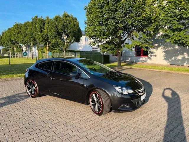 Opel Astra J Gtc