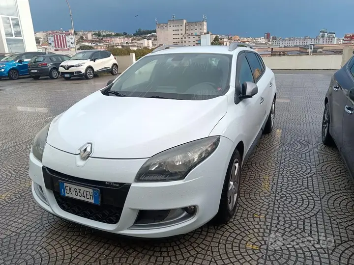 Renault Megane 2011 photo 2