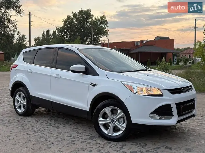 Ford Escape 2015 photo 2