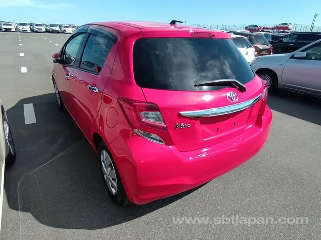 Toyota Vitz 2016 photo 3