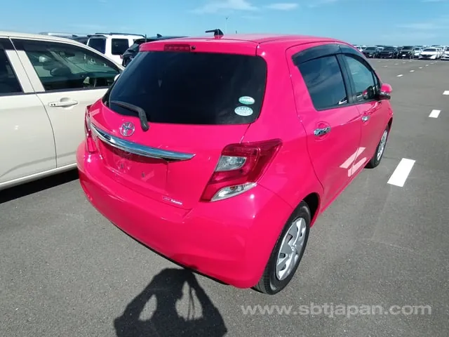 Toyota Vitz 2016 photo 4