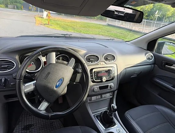 Ford Focus 2010 photo 3