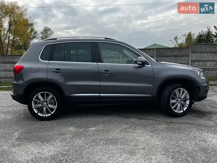 Volkswagen Tiguan 2012 photo 2