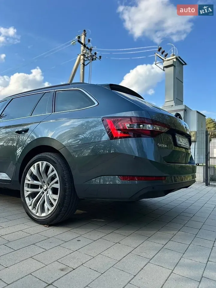 Skoda Superb 2016 photo 5