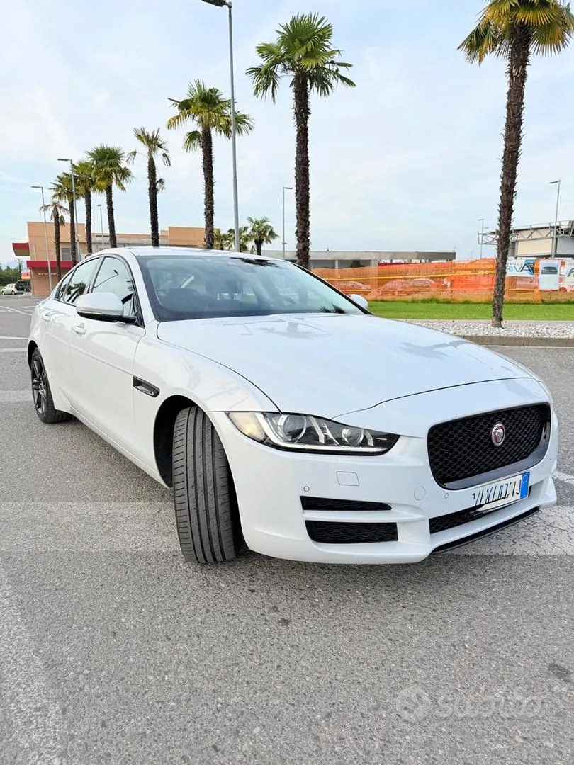 Jaguar Xf 2017 photo 3