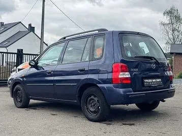Mazda Demio 2001 photo 2