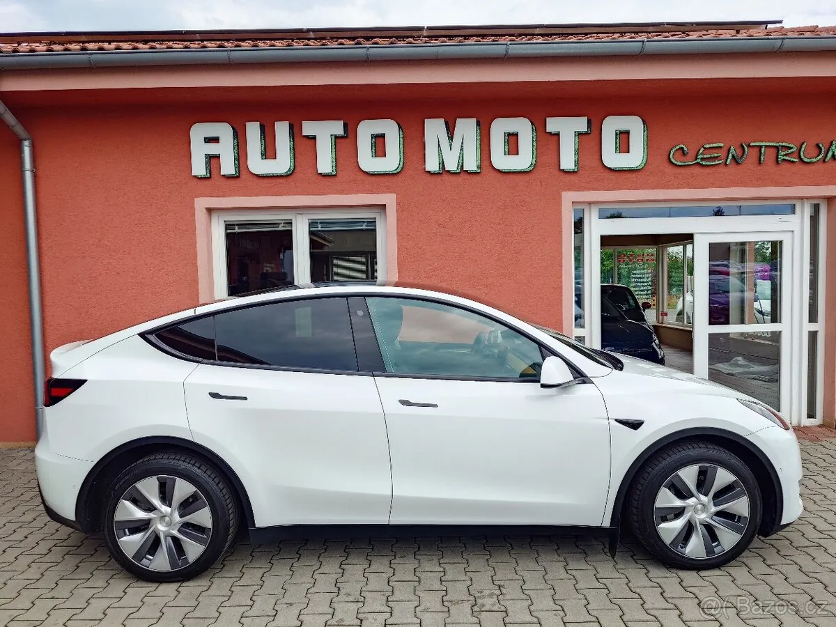 Tesla Model Y 2022 photo 2