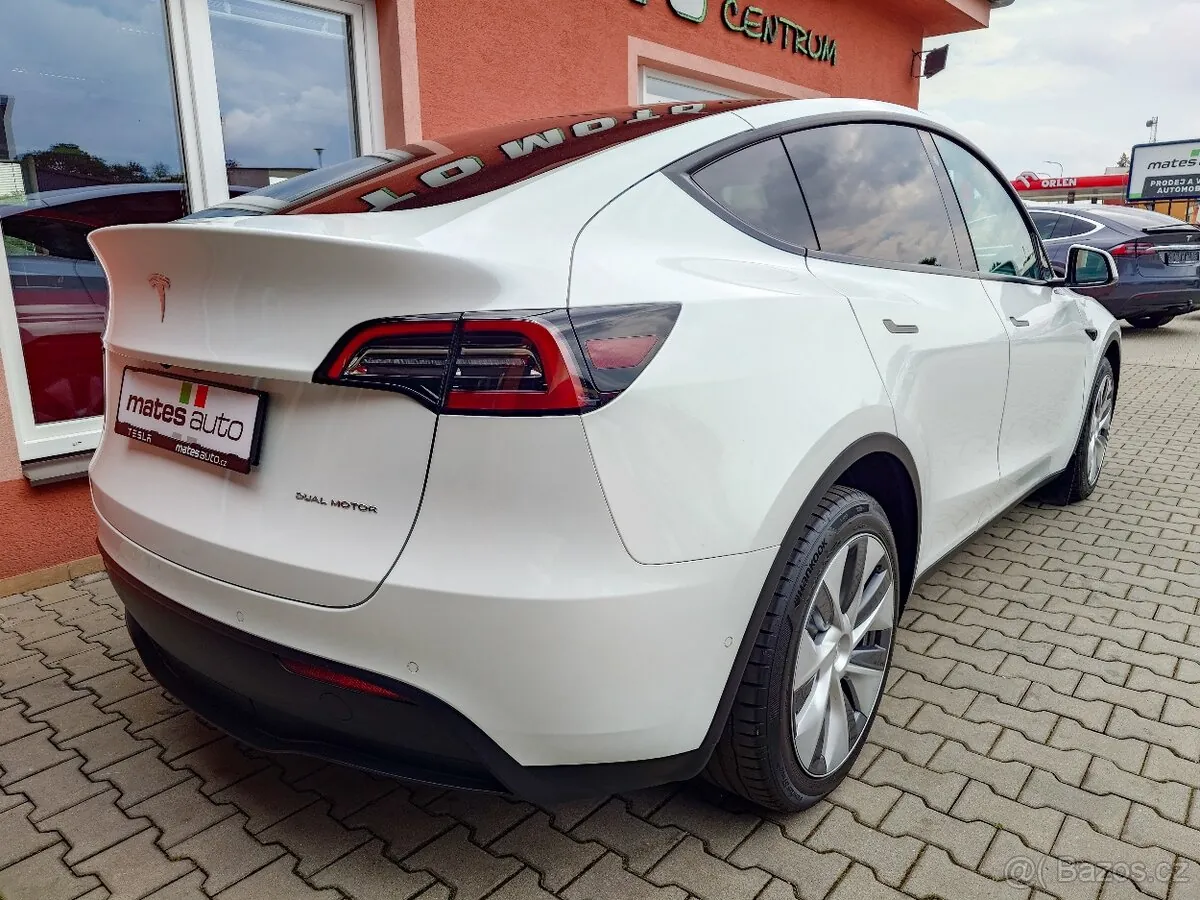 Tesla Model Y 2022 photo 3
