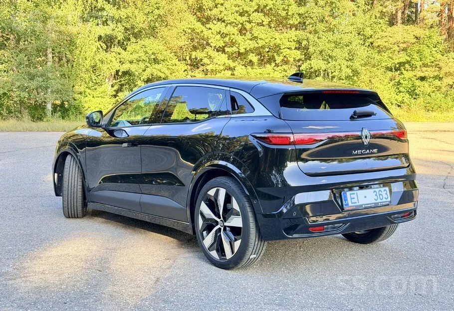 Renault Megane 2023 photo 2