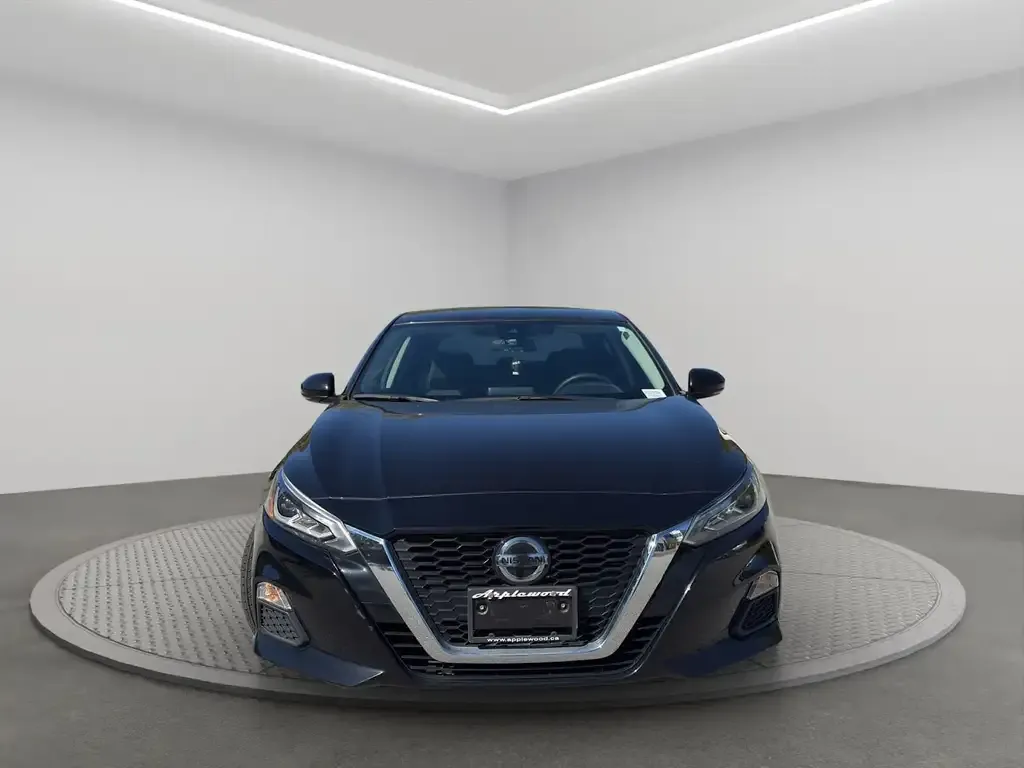 Nissan Altima 2022 photo 2